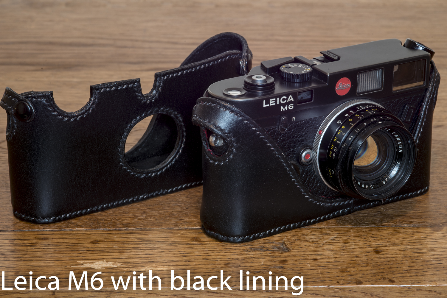 Leica Q2 Black with red lining and screen cover